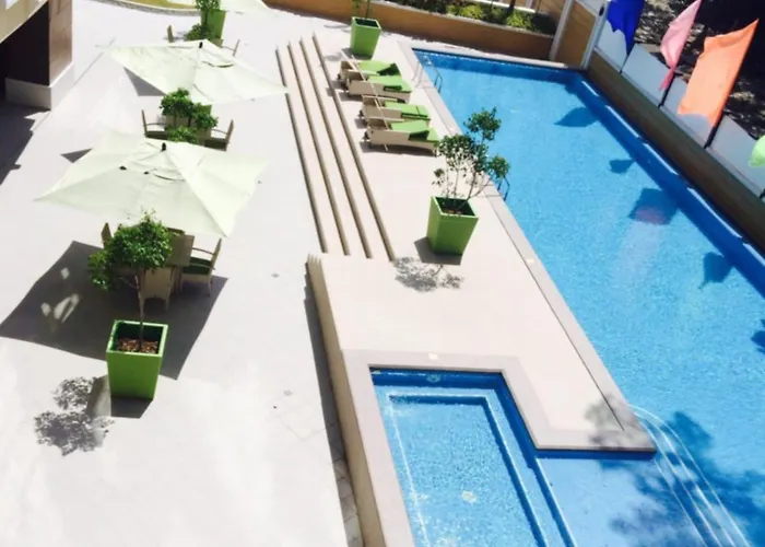 Aparthotel 2br Near It Park And Ayala With Wifi